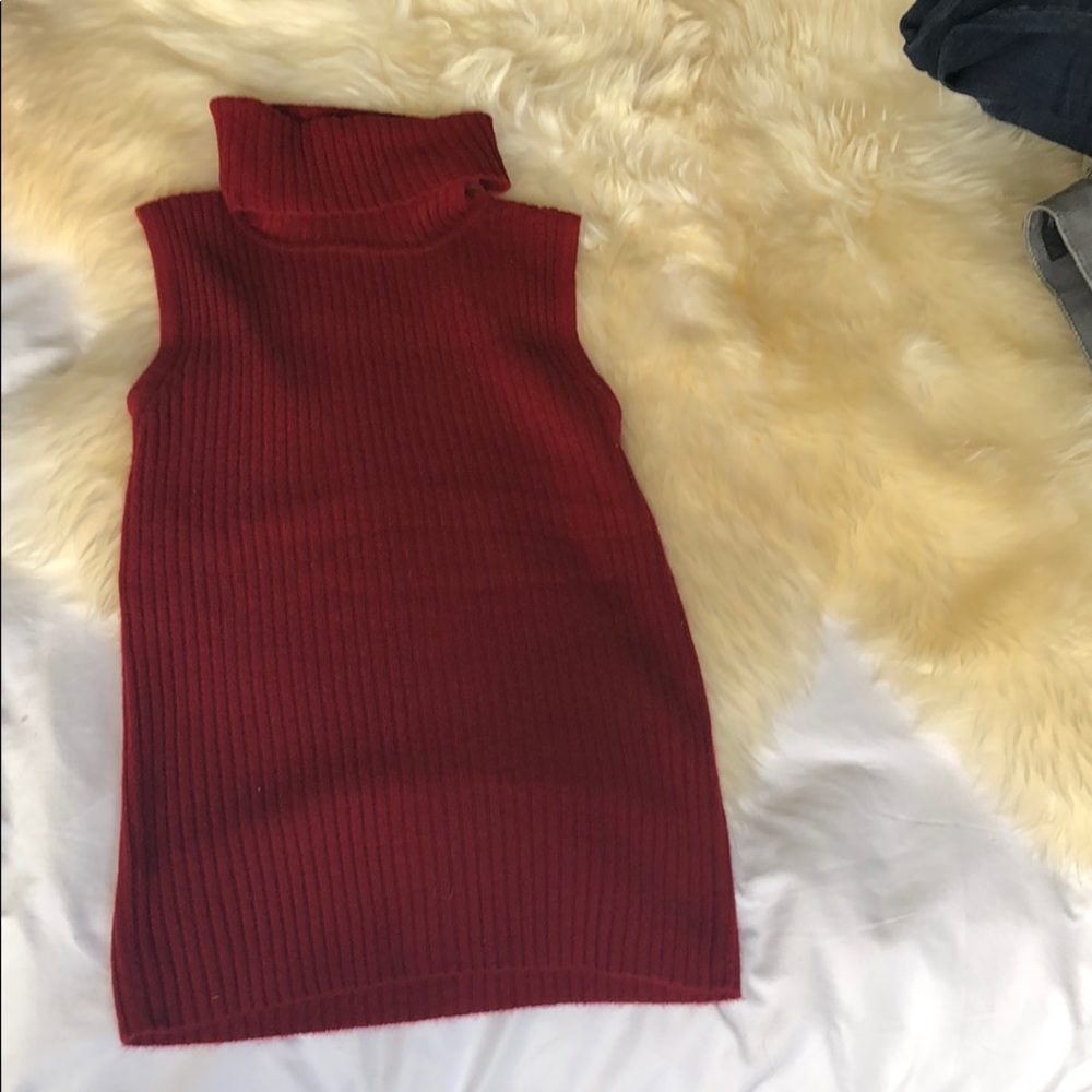 Banana Republic Cashmere sleeveless turtleneck